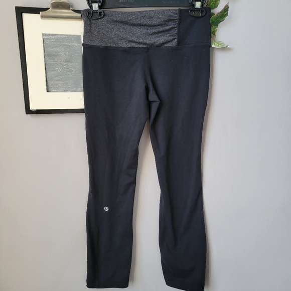 Lululemon Cropped Leggings Black 4 - Picture 2 of 8